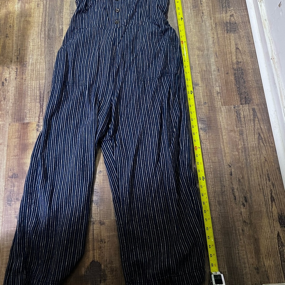 Old Navy Navy and White Striped Garment